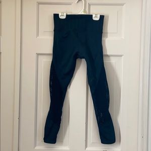 Athleta trophy seamless 7/8 tight abyss teal S